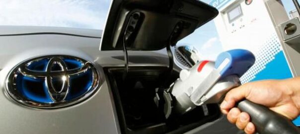 Toyota Siapkan Sedan Listrik Harga Terjangkau