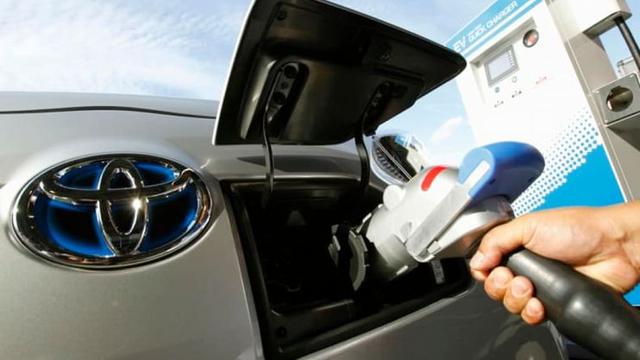 Toyota Siapkan Sedan Listrik Harga Terjangkau